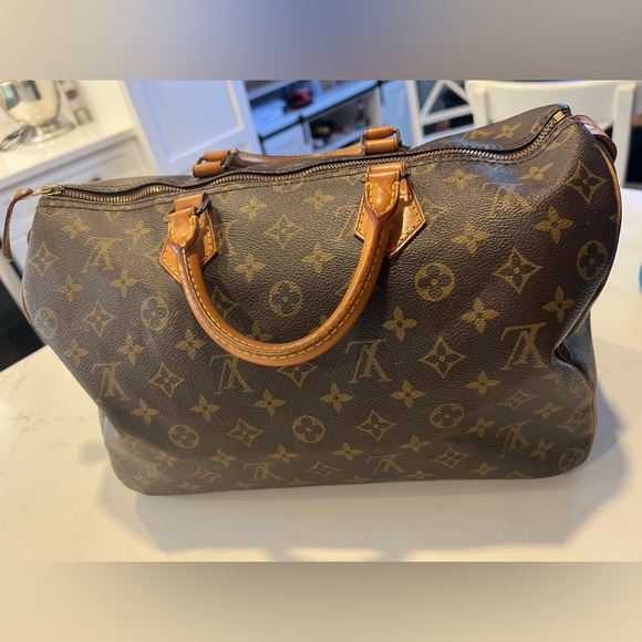 Louis Vuitton Handbags - Sold 🚫Authentic Louis Vuitton Speedy 35 with letter of Authenticity